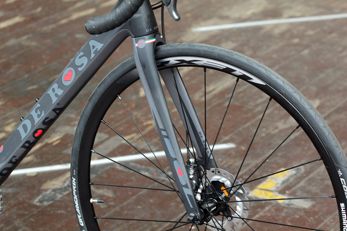 review-de-rosa-idol-disc-road-bike-road-cc